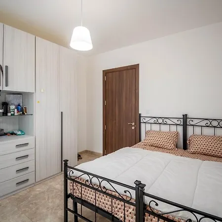 3 Bedroom In Апартаменты *