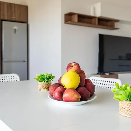 Apartment 3 Bedroom In Gudja