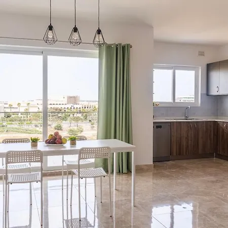 3 Bedroom In Apartment Gudja